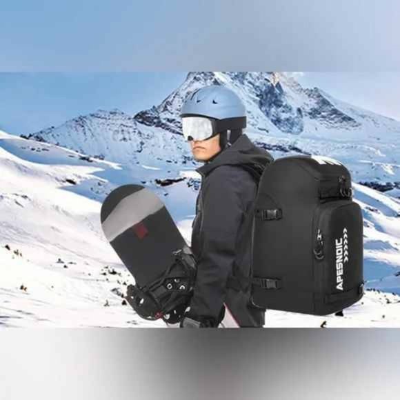 Ski and Snowboard Boots 50L Backpack